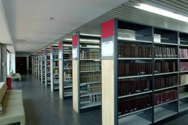 在車棚、圖書館、實驗室等安裝監控 在車棚、圖書館、實驗室等安裝監控